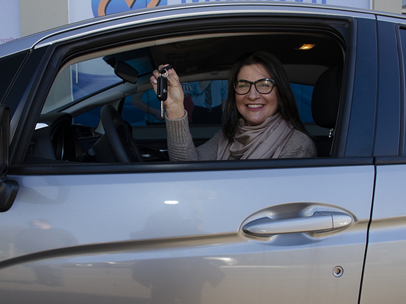 Marlene Allgayei Schneider, de Maravilha/SC, realizou seu sonho de ter um automóvel zero quilômetro